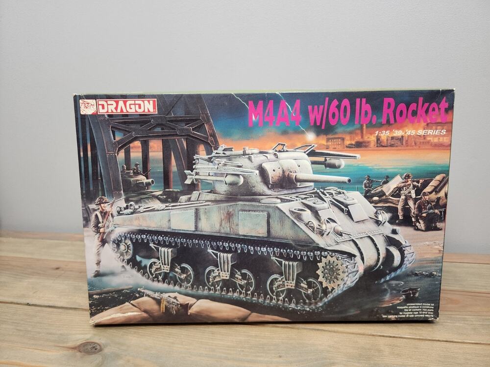 1/35 DRAGON M4A4 SHERMAN W/ 60LB ROCKET #6041 NEW MODEL KIT